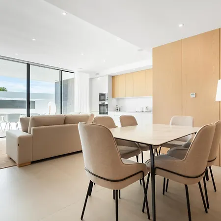 Luxury Poolside * Lagos