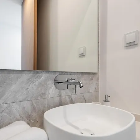 Luxury Poolside Apartament Lagos