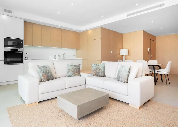 Lägenhet Luxury Poolside