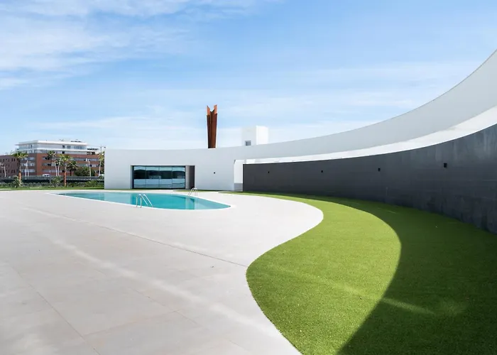 Luxury Poolside * Lagos