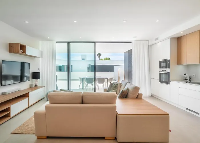 Lägenhet Luxury Poolside