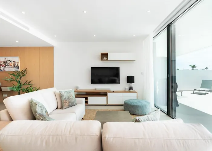 Lägenhet Luxury Poolside