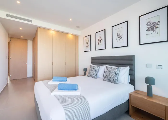 Lägenhet Luxury Poolside *