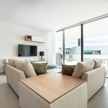 Appartement Luxury Poolside *